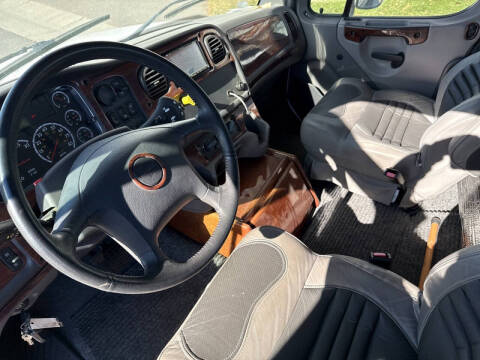 2007 Freightliner M2 106