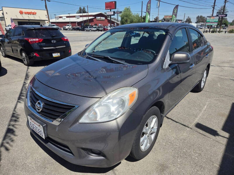 2012 Nissan Versa 1.6 SL