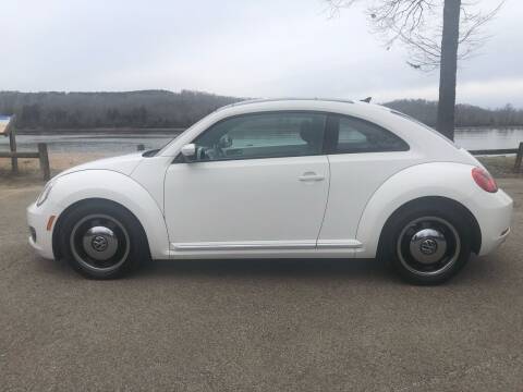 2013 Volkswagen Beetle for sale at Monroe Auto's, LLC in Parsons TN