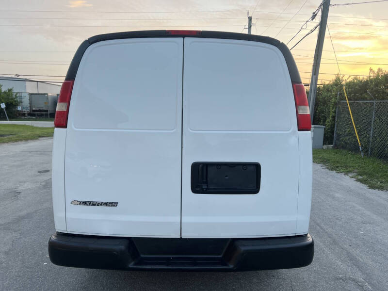 2017 Chevrolet Express 2500