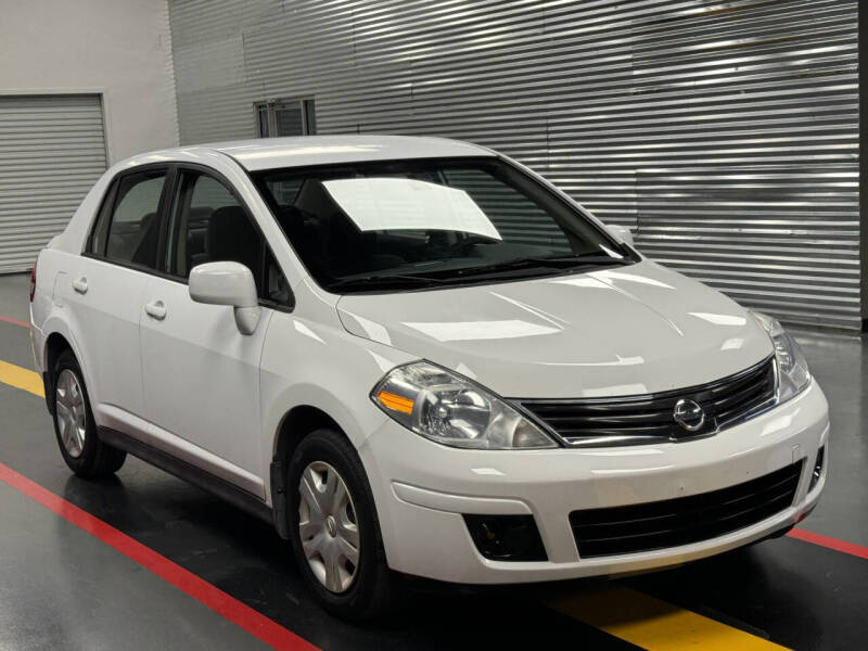 2011 Nissan Versa S photo 8