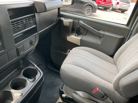 2017 Chevrolet Express 2500