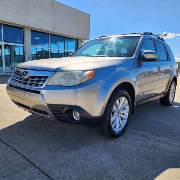 2011 Subaru Forester X Limited photo 4