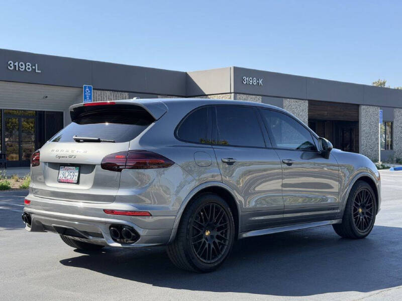 2017 Porsche Cayenne GTS