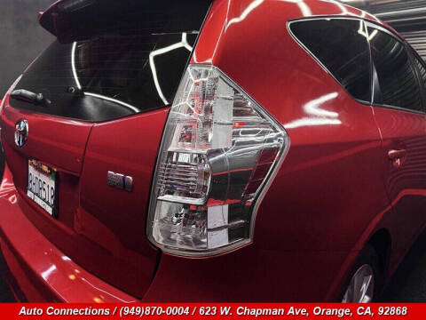 2014 Toyota Prius v Five