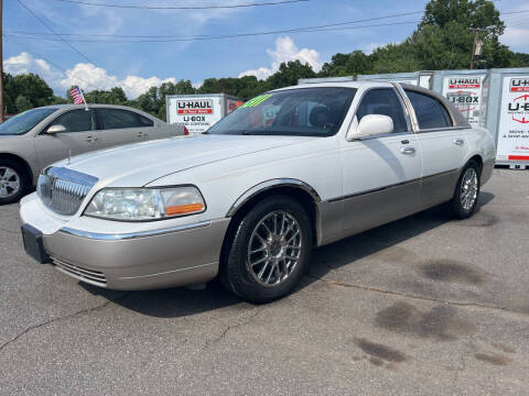 2003 Lincoln Town Car Signature