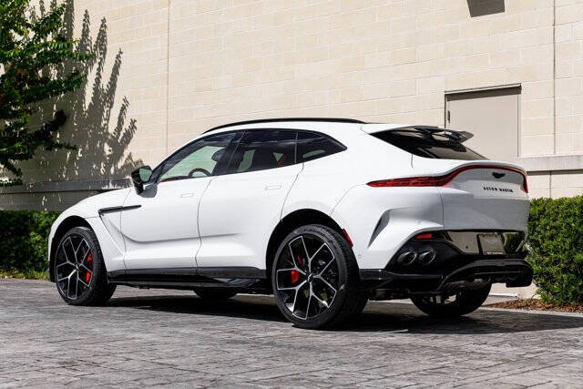 2025 Aston Martin DBX 707