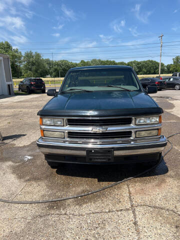 1998 Chevrolet C/K 1500 Series for sale at MARIETTA MOTORS LLC in Marietta OH