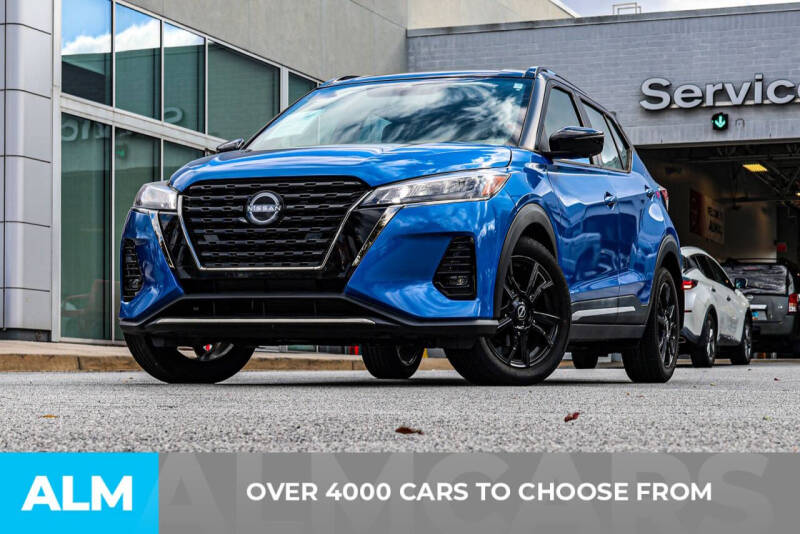 2022 Nissan Kicks SR