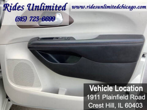 2017 Chrysler Pacifica Touring-L