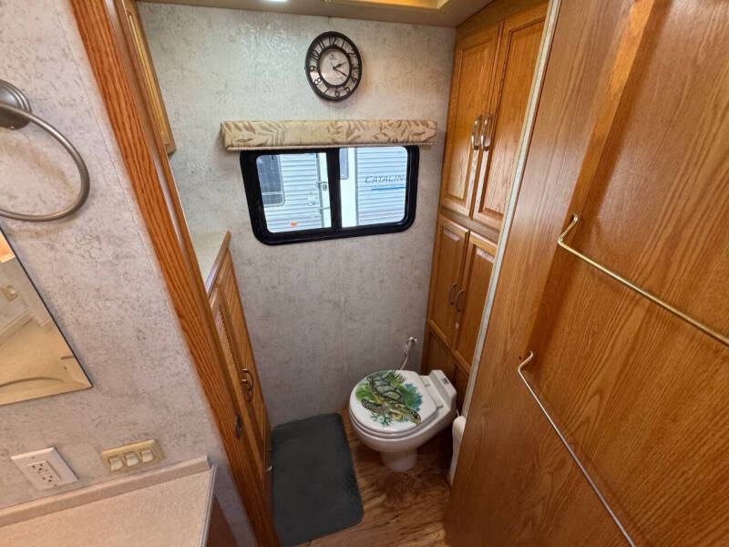 2005 Winnebago Journey