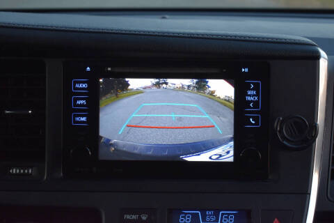 2017 Toyota Sienna SE 8-Passenger