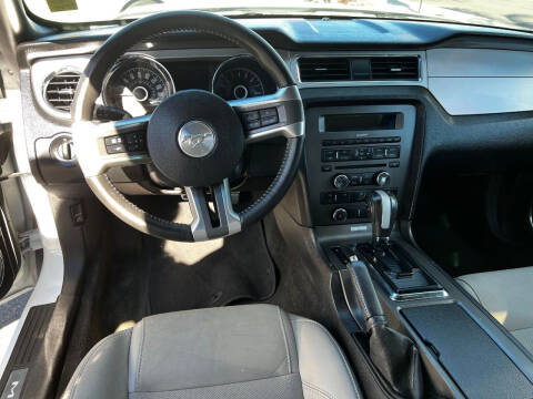 2014 Ford Mustang V6