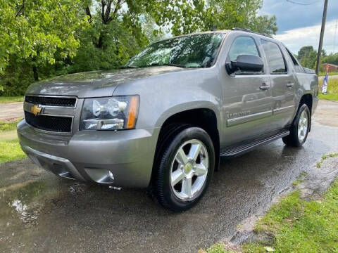 2007 Chevrolet Avalanche for sale at Heely's Autos in Lexington MI