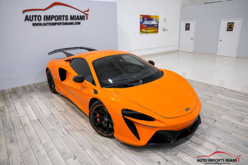 2023 McLaren Artura
