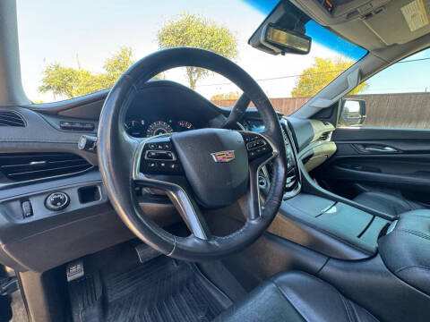 2018 Cadillac Escalade Luxury