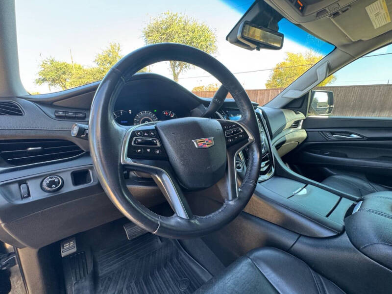 2018 Cadillac Escalade Luxury