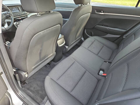 2020 Hyundai Elantra SE