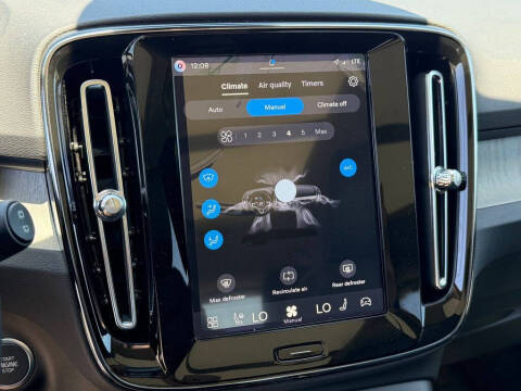2026 Volvo XC40 B5 Plus