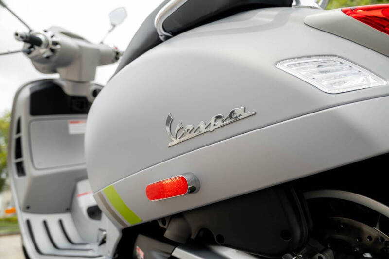 2023 Vespa 300