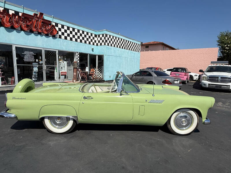 1956 Ford Thunderbird