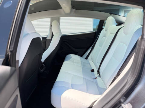 2023 Tesla Model 3 Performance