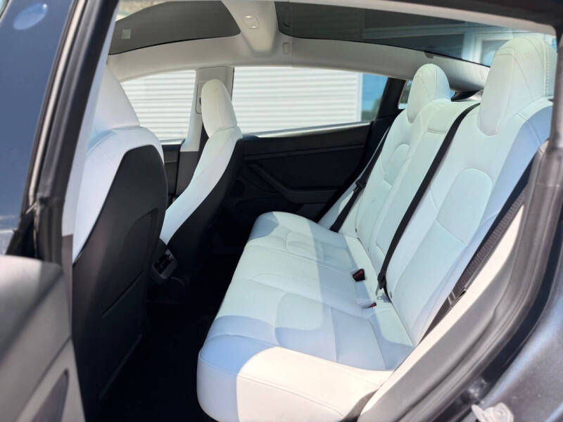 2023 Tesla Model 3 Performance