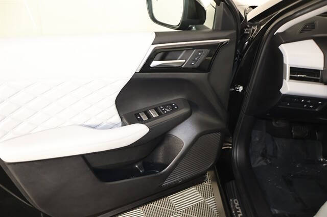 2024 Mitsubishi Outlander PHEV SEL Platinum Edition