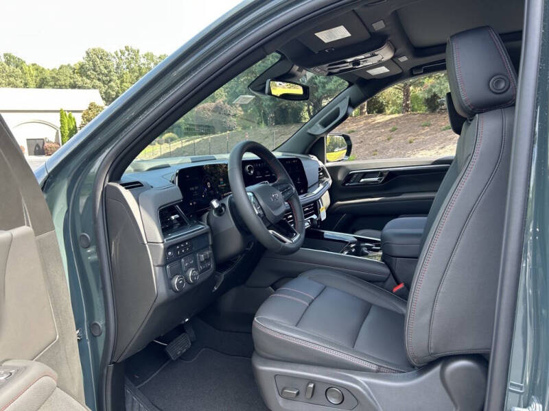 2025 Chevrolet Tahoe RST