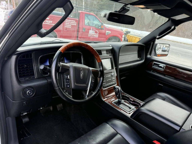 2017 Lincoln Navigator L Select