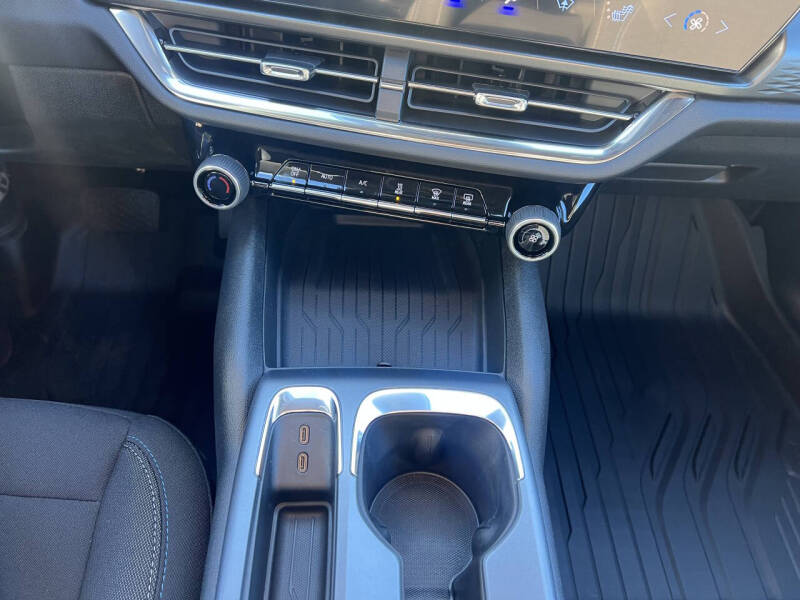 2026 Chevrolet Equinox EV LT 1