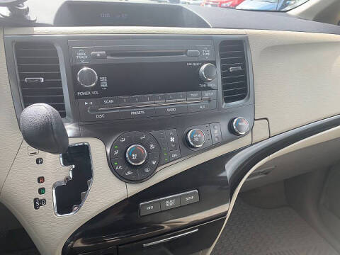 2011 Toyota Sienna LE 7-Passenger