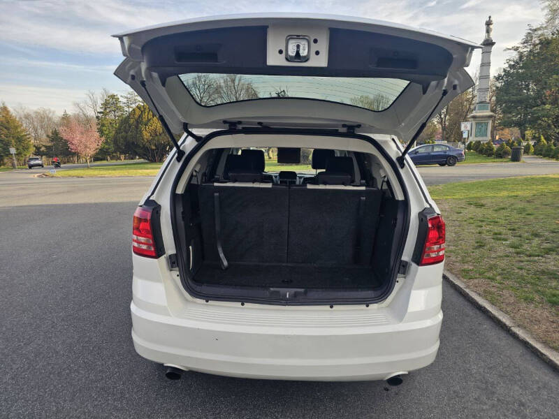 2009 Dodge Journey R/T - Photo 23