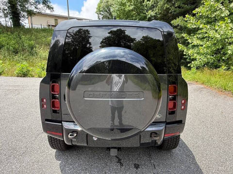 2023 Land Rover Defender 110 X-Dynamic SE