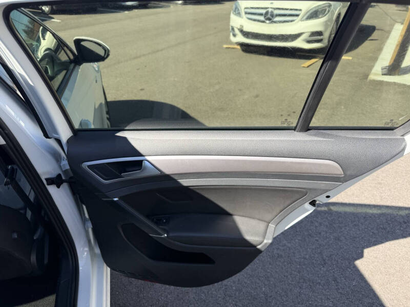 2015 Volkswagen e-Golf SEL Premium