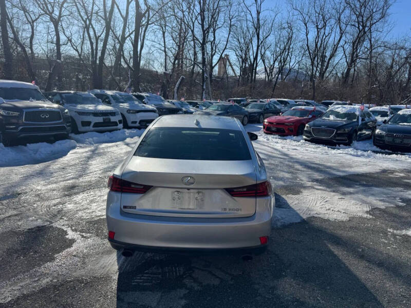 2016 Lexus IS 200t