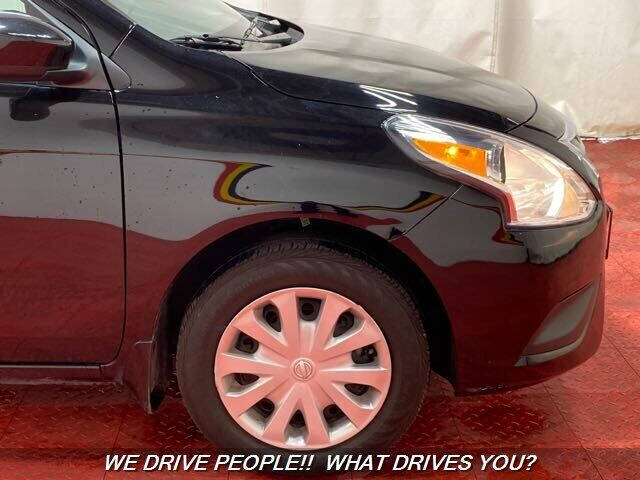 2019 Nissan Versa SV