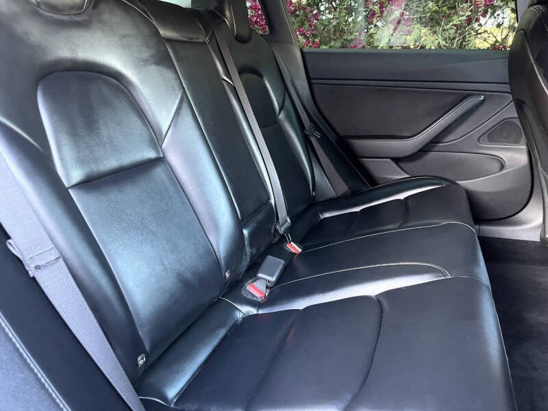 2019 Tesla Model 3 Base photo 10