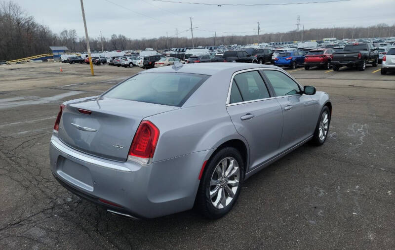 2015 Chrysler 300 Limited