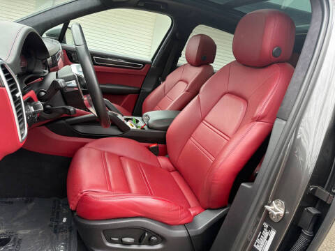 2023 Porsche Cayenne GTS