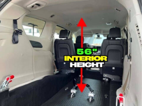 2022 Chrysler Voyager LX