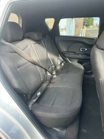 2014 Kia Soul +