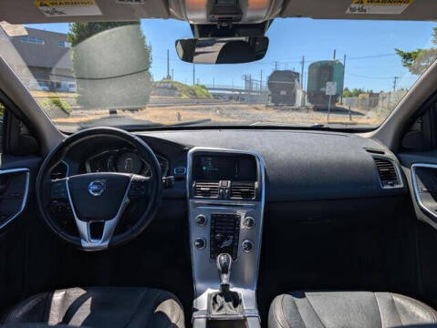 2017 Volvo XC60 T6 Dynamic