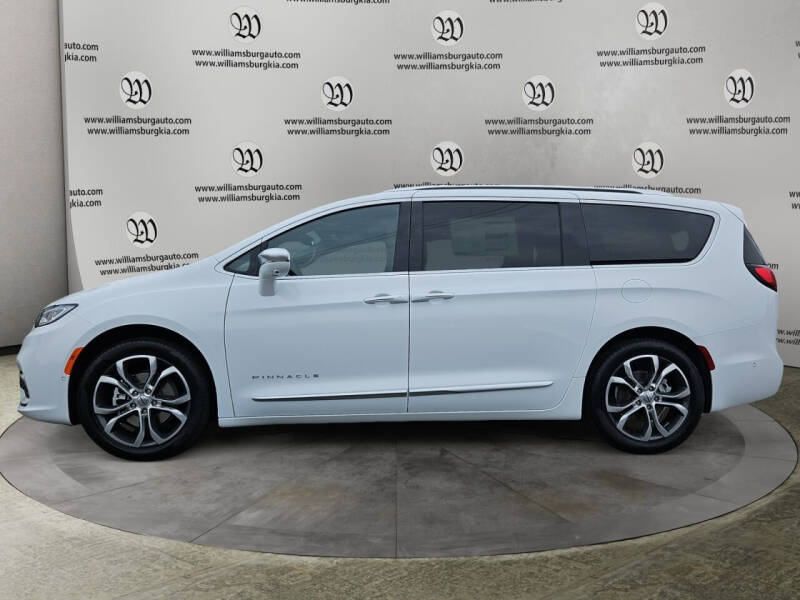 2024 Chrysler Pacifica Pinnacle