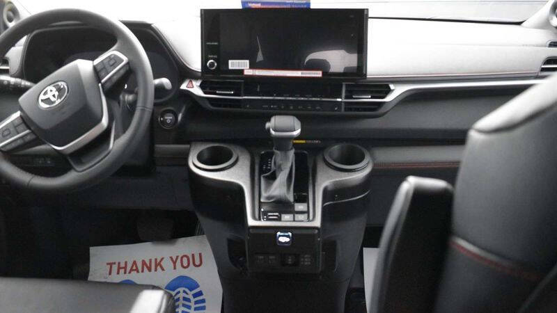 2025 Toyota Sienna XSE 7-Passenger