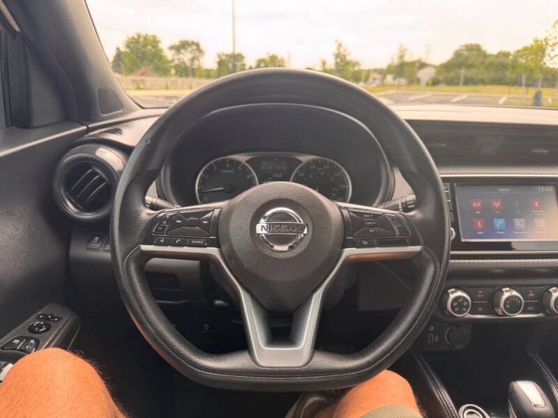2019 Nissan Kicks S