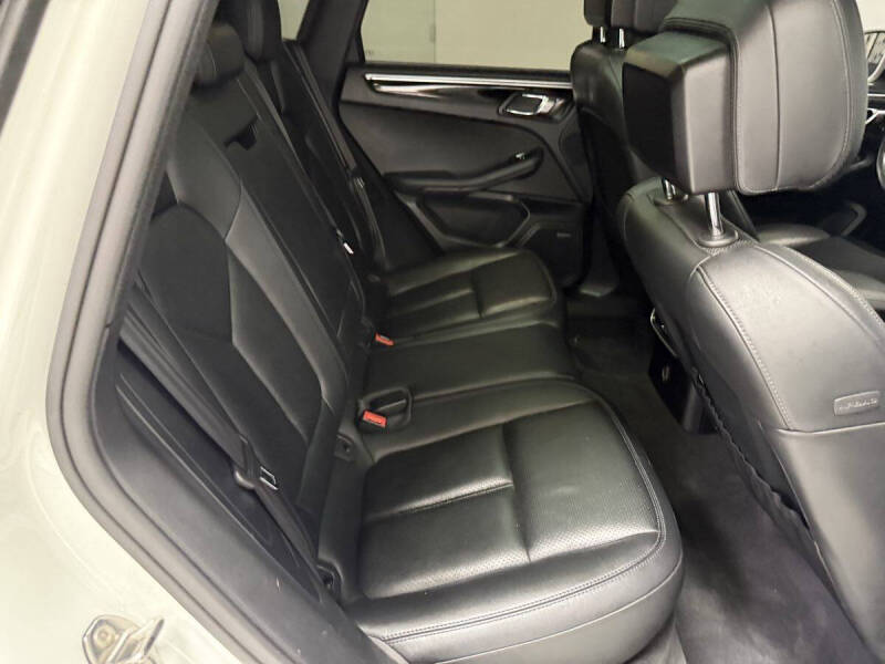 2017 Porsche Macan