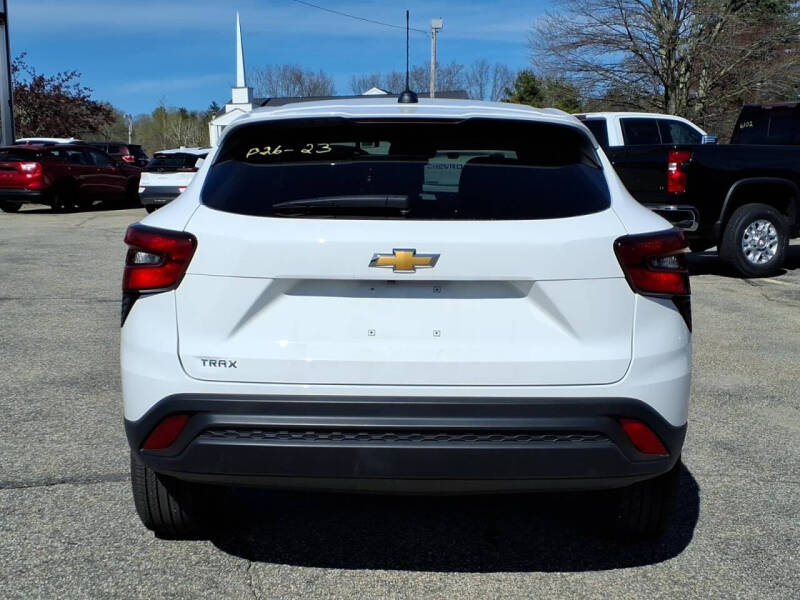 2025 Chevrolet Trax LS