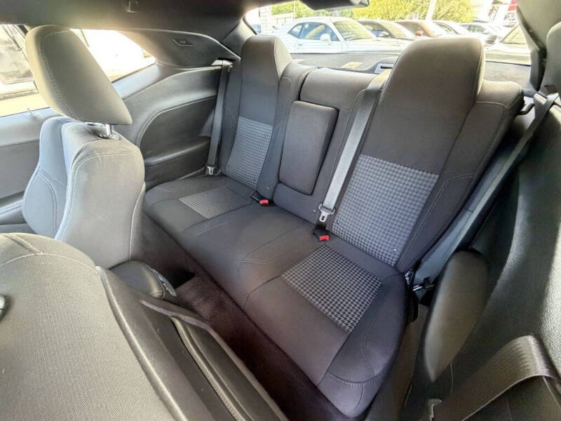 2016 Dodge Challenger SXT