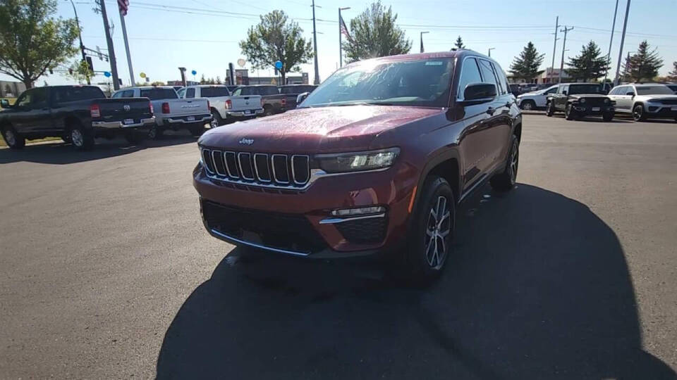 2025 Jeep Grand Cherokee for sale at Victoria Auto Sales in Victoria, MN